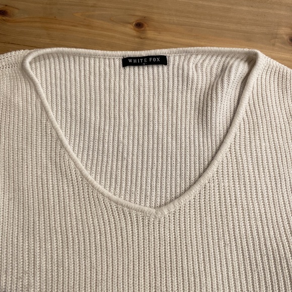 WHITE FOX White oversized knit sweater - Picture 3 of 5